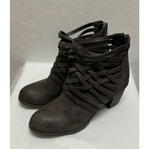 Me Too Strappy Ankle Booties 8M‎